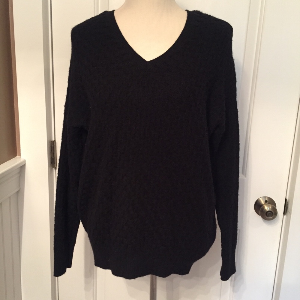 VINCE SWEATER V-NECK BLACK LONG SLEEVE SIZE S